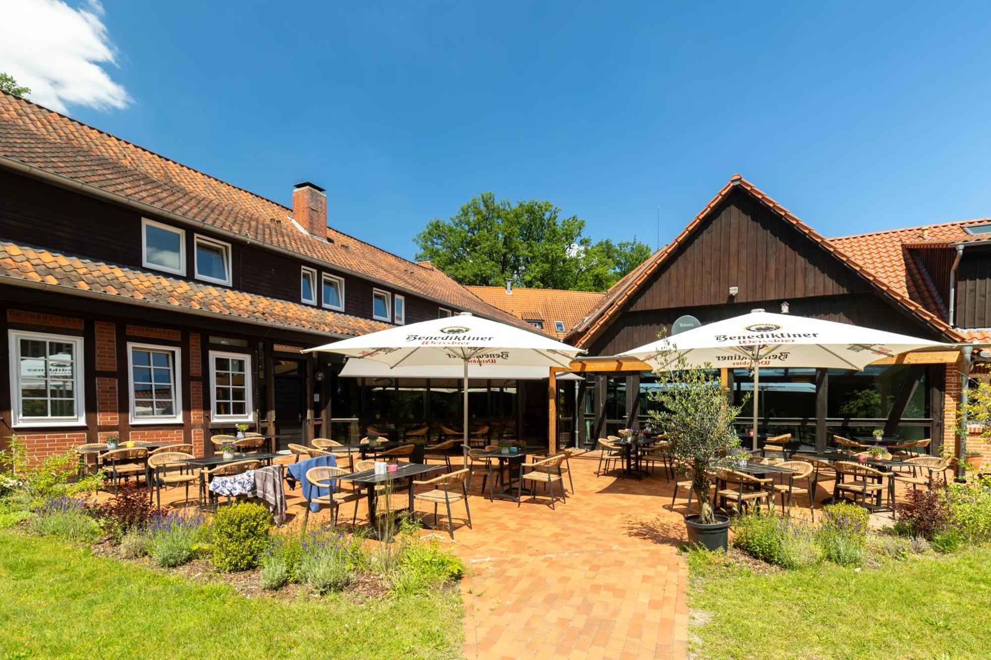 B M Hotel Im Ludwig- Harms- Haus Херманнсбург Экстерьер фото